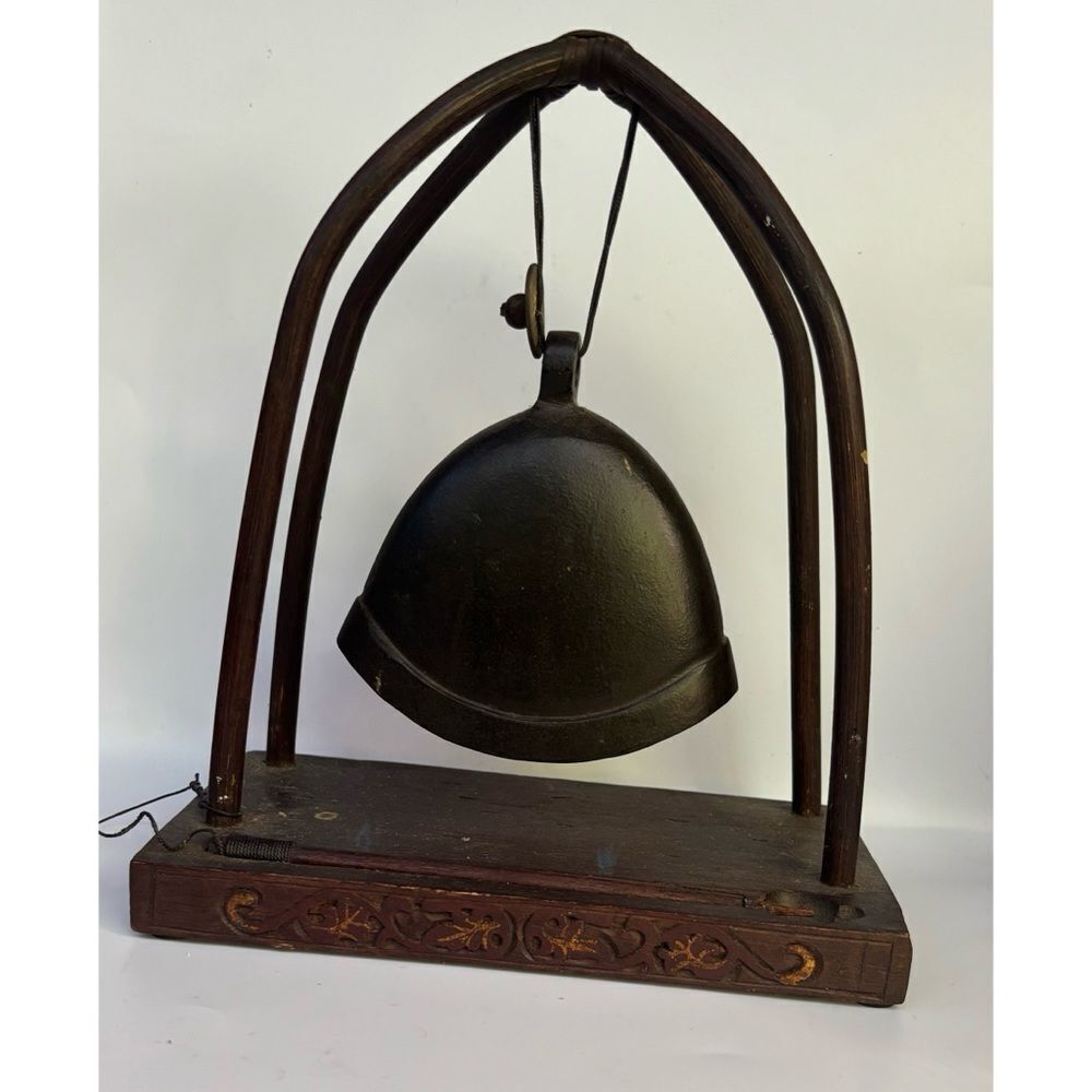 Vintage Brass Chinese Table Top Gong Dinner Bell With Wooden Framed Base - Picture 2 of 5